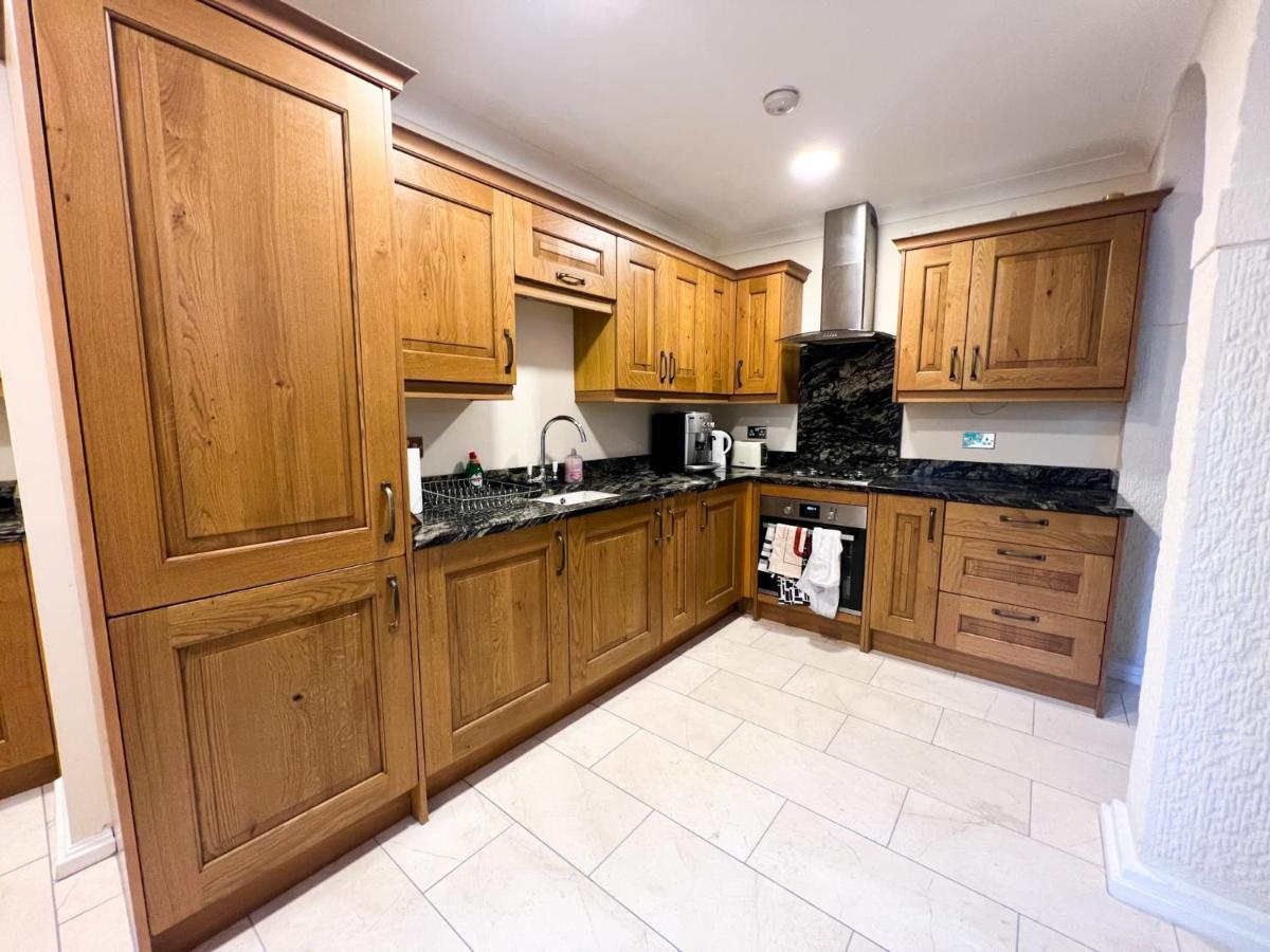 Spacious Flat Sleeps 8 Near Princes Street Edinburgh Exterior photo