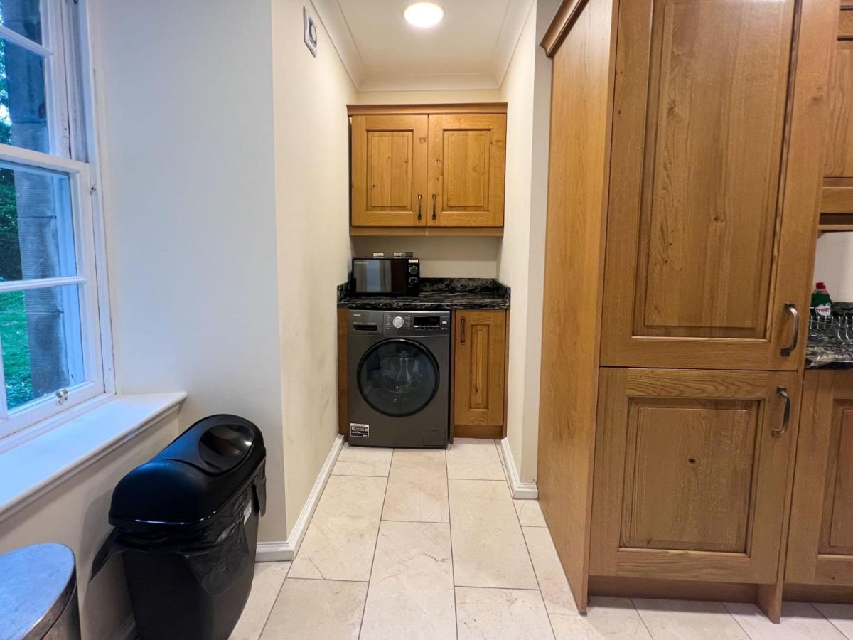 Spacious Flat Sleeps 8 Near Princes Street Edinburgh Exterior photo