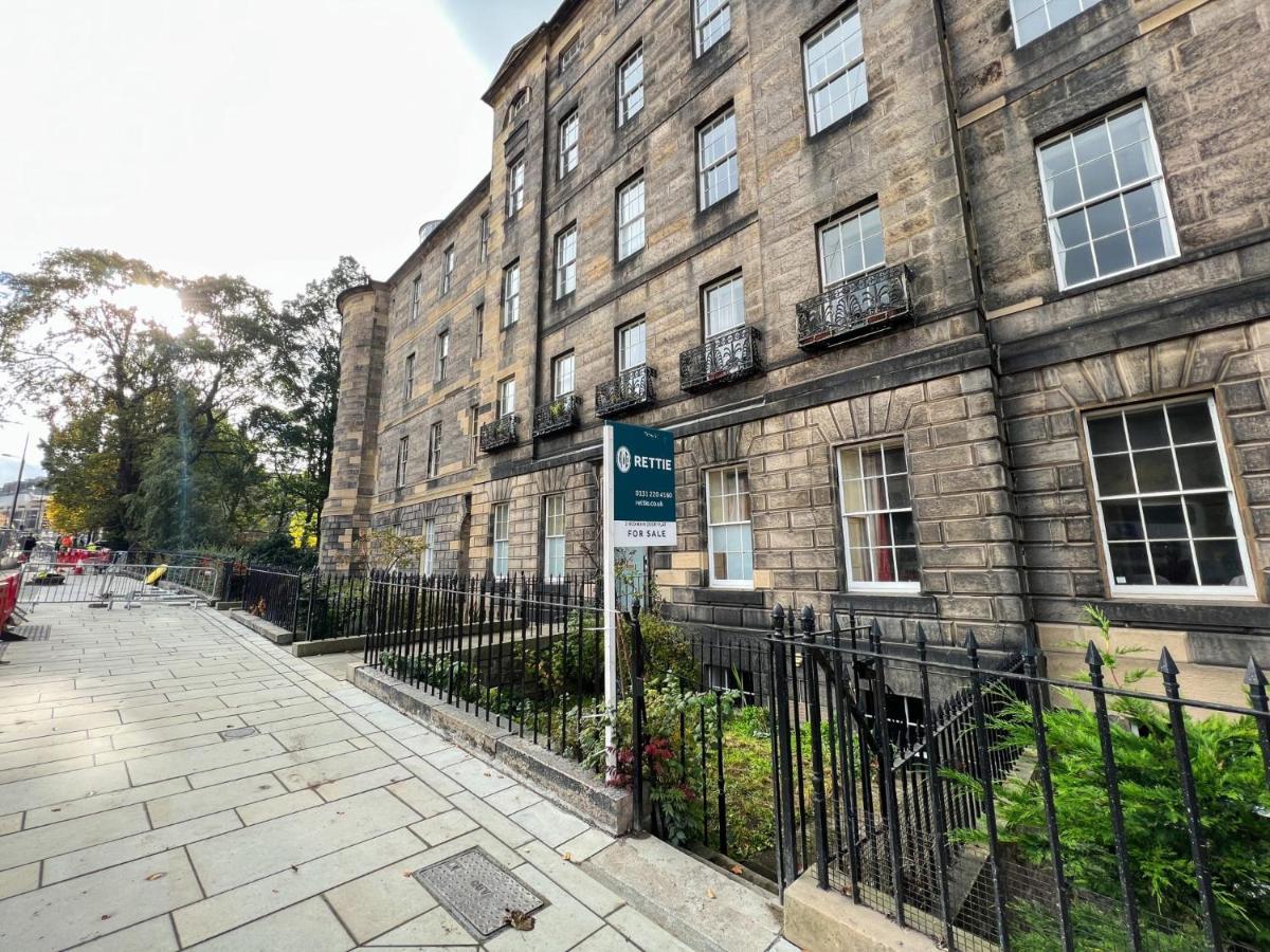 Spacious Flat Sleeps 8 Near Princes Street Edinburgh Exterior photo