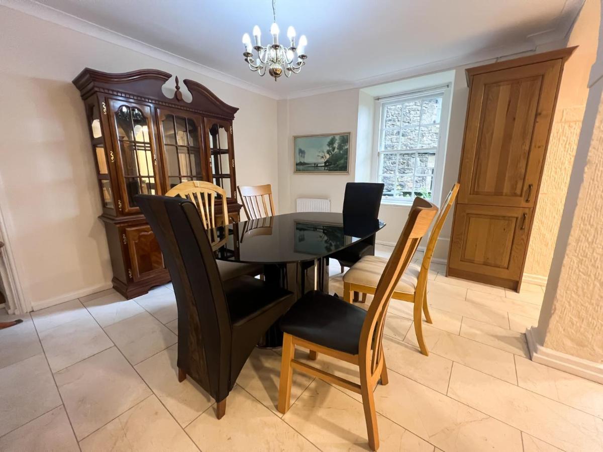 Spacious Flat Sleeps 8 Near Princes Street Edinburgh Exterior photo