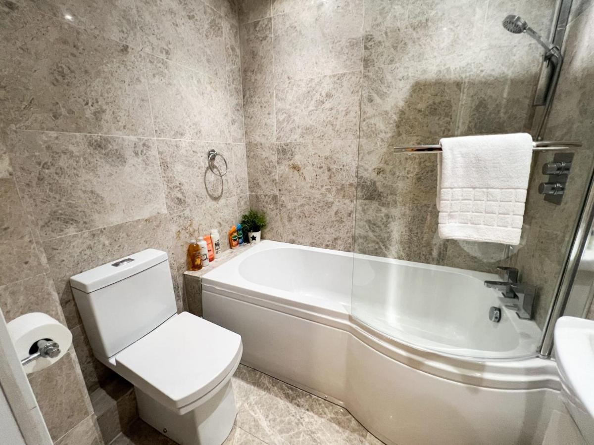 Spacious Flat Sleeps 8 Near Princes Street Edinburgh Exterior photo