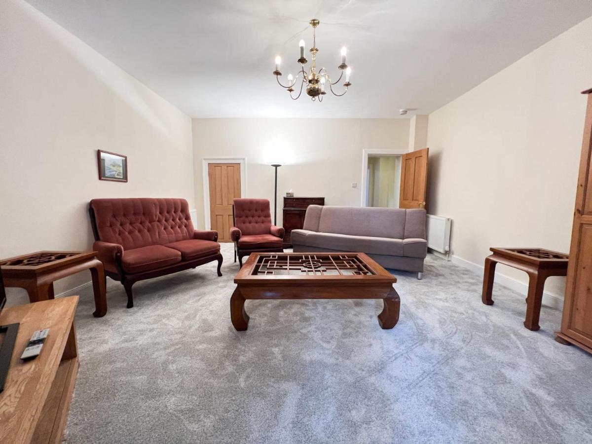Spacious Flat Sleeps 8 Near Princes Street Edinburgh Exterior photo