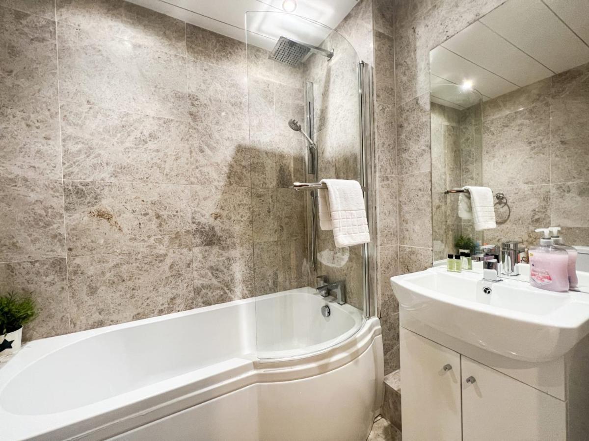 Spacious Flat Sleeps 8 Near Princes Street Edinburgh Exterior photo